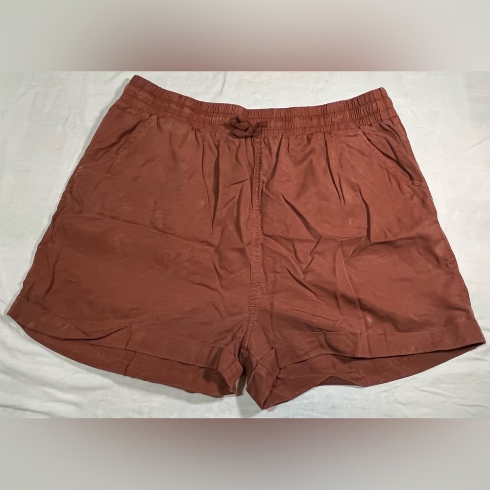 Universal Thread Rust Drawstring Cuffed Shorts - Picture 2 of 4